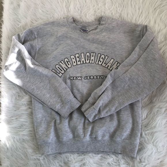 Gildan heavy blend sweatshirt. Size S - Picture 2 of 6